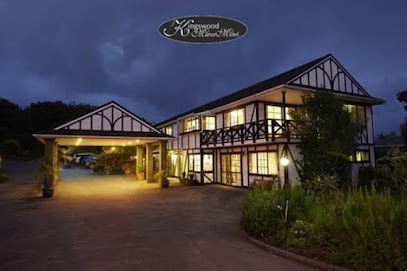Kingswood Manor Motel photo
